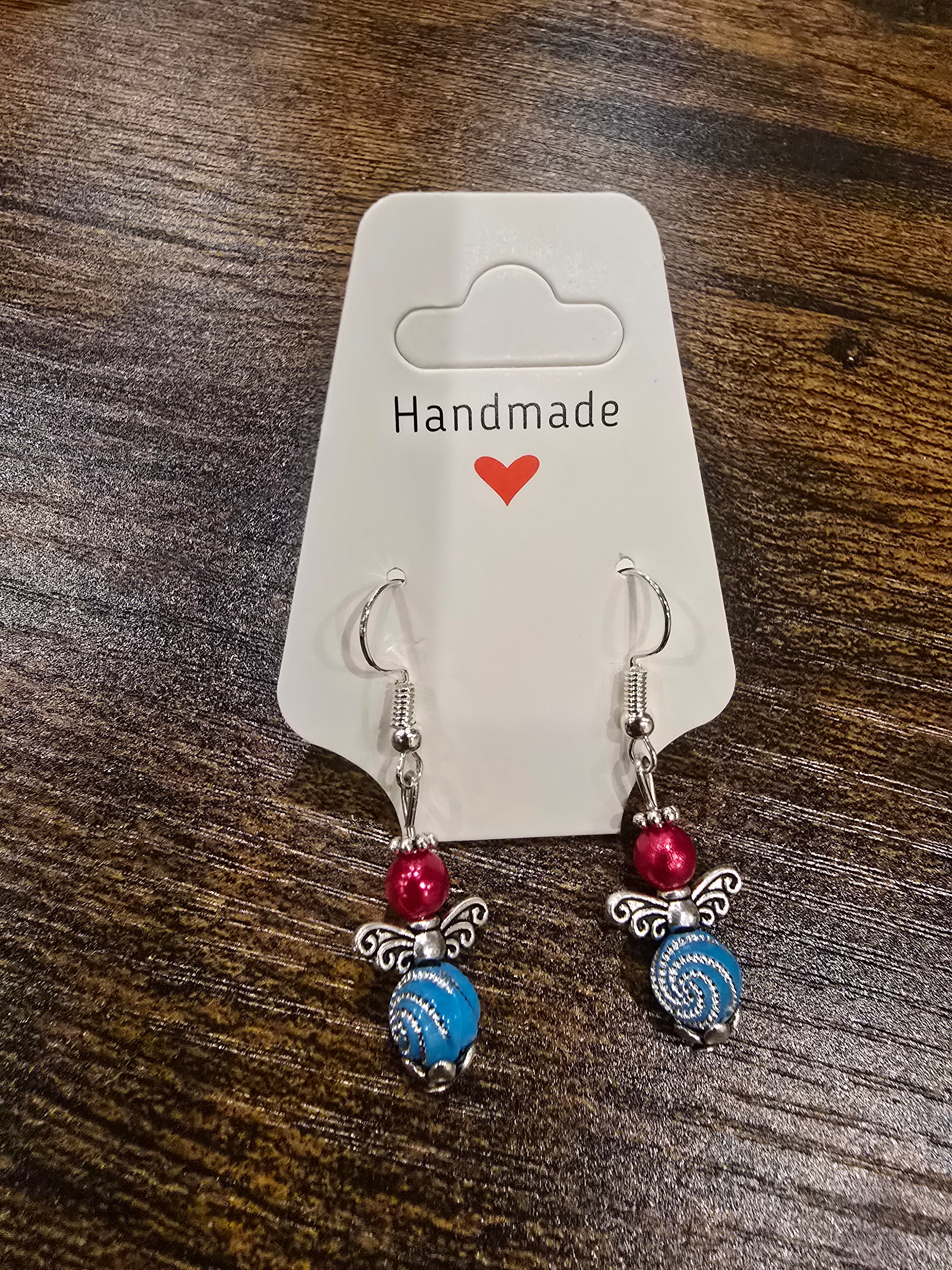 Handgefertigte Perlenohrringe