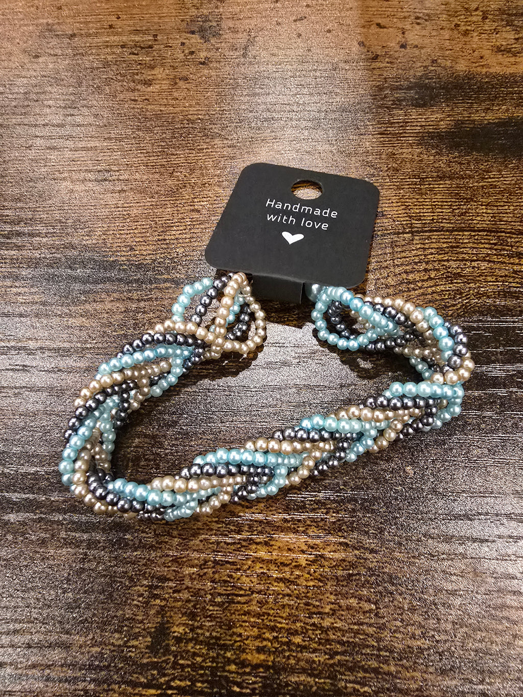 Handgefertigte Perlenarmbänder