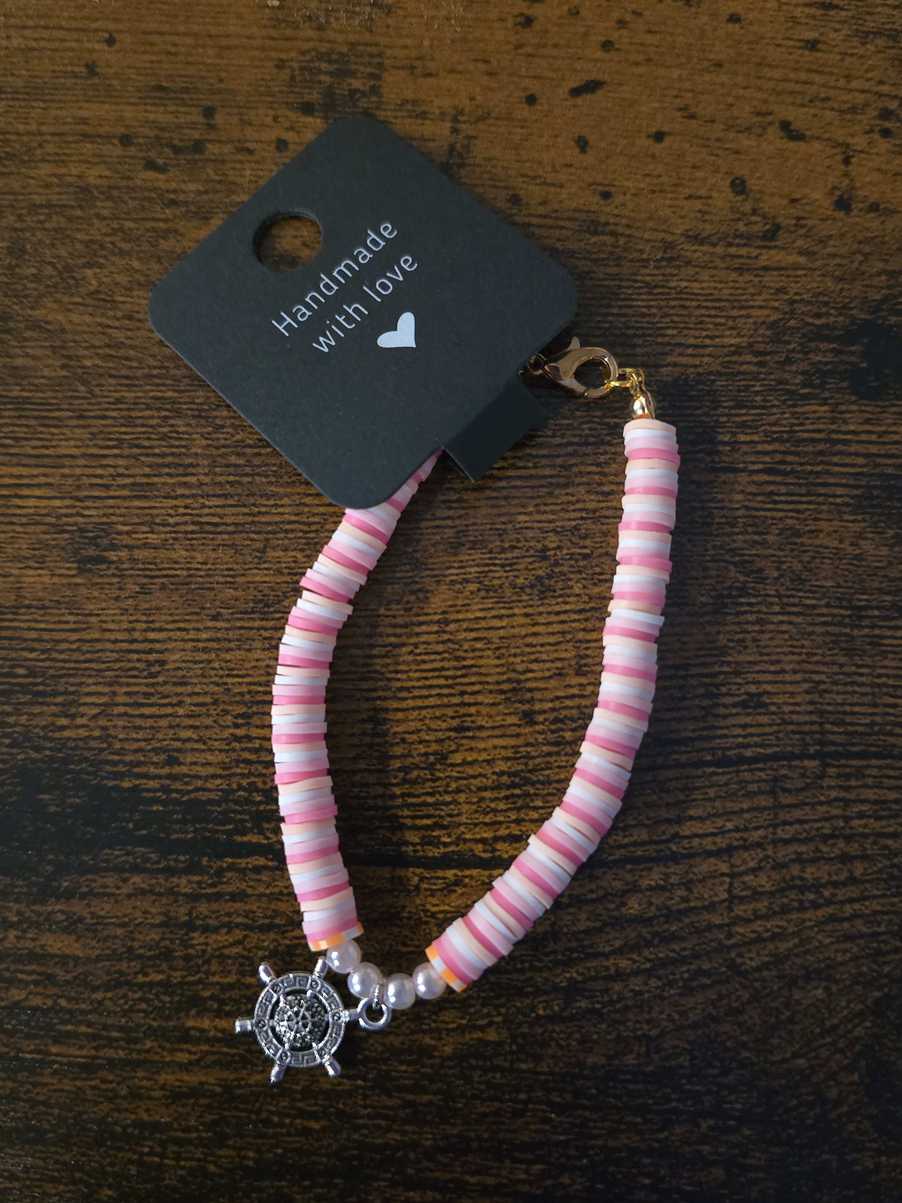 Handgefertigte Perlenarmbänder