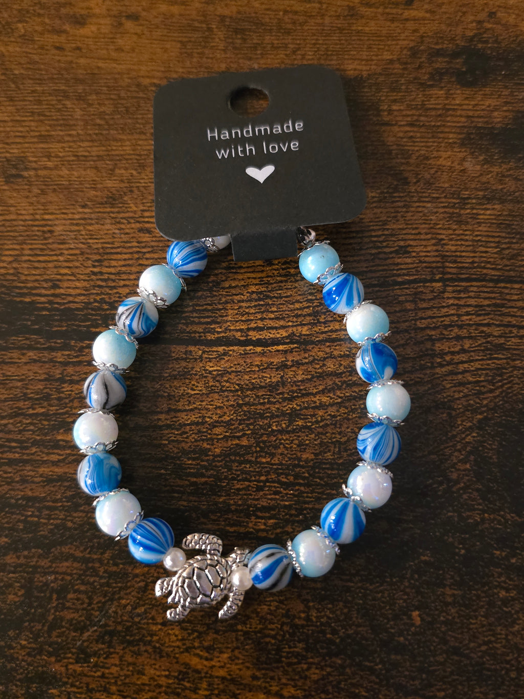 Handgefertigte Perlenarmbänder