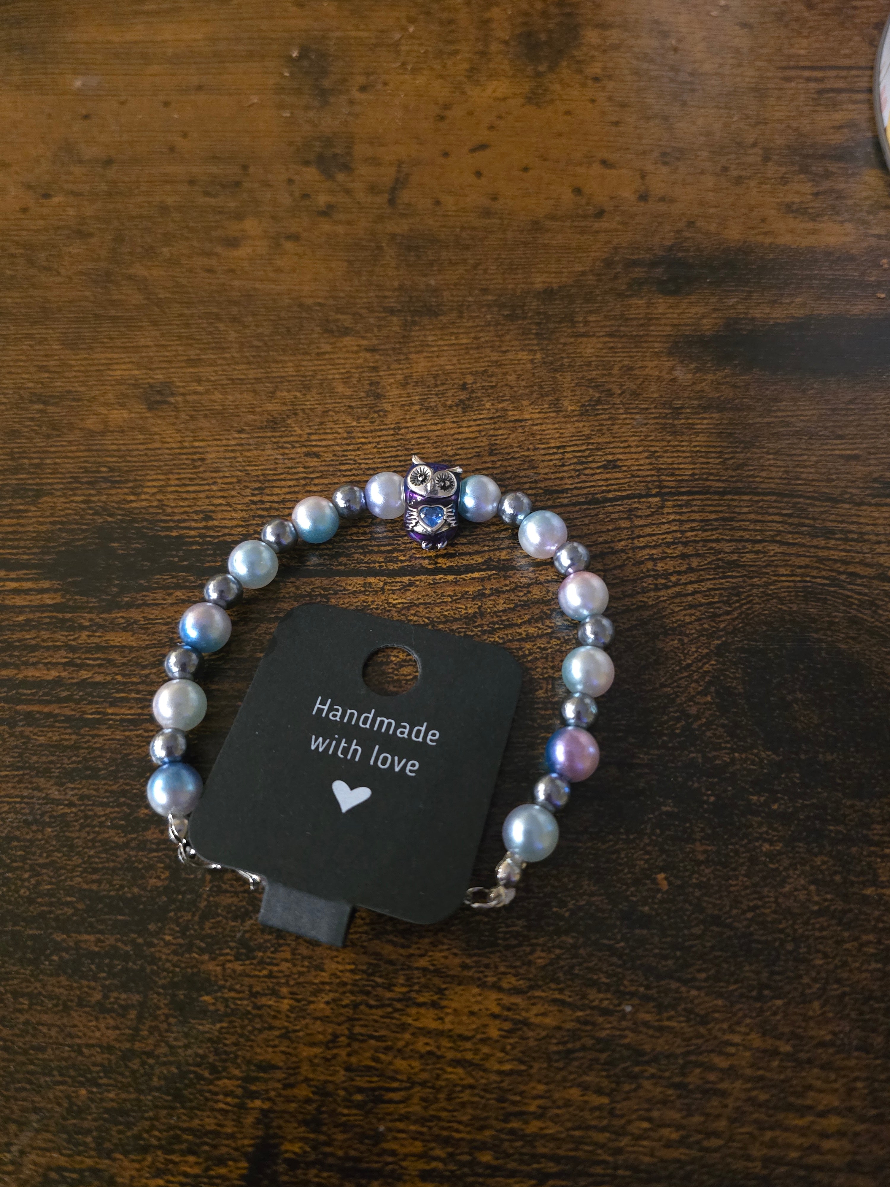 Handgefertigte Perlenarmbänder